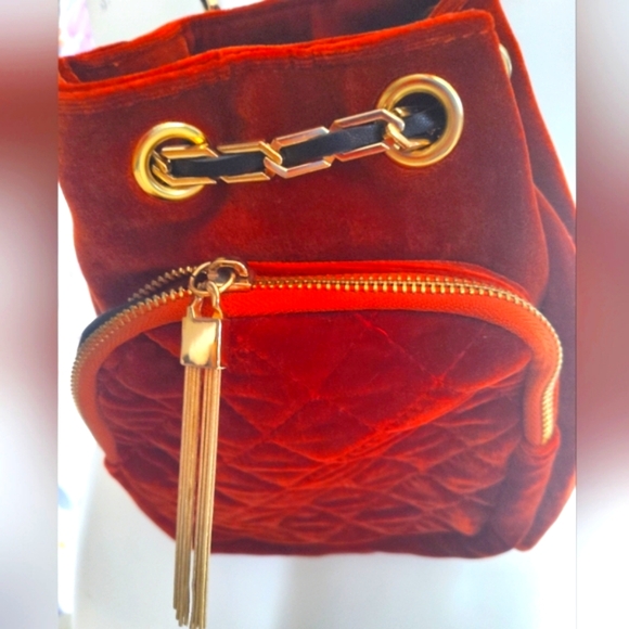 Free People Burgundy Velvet Backpack Bag Good Condition * Magnetic Snap Issue - Picture 1 of 14